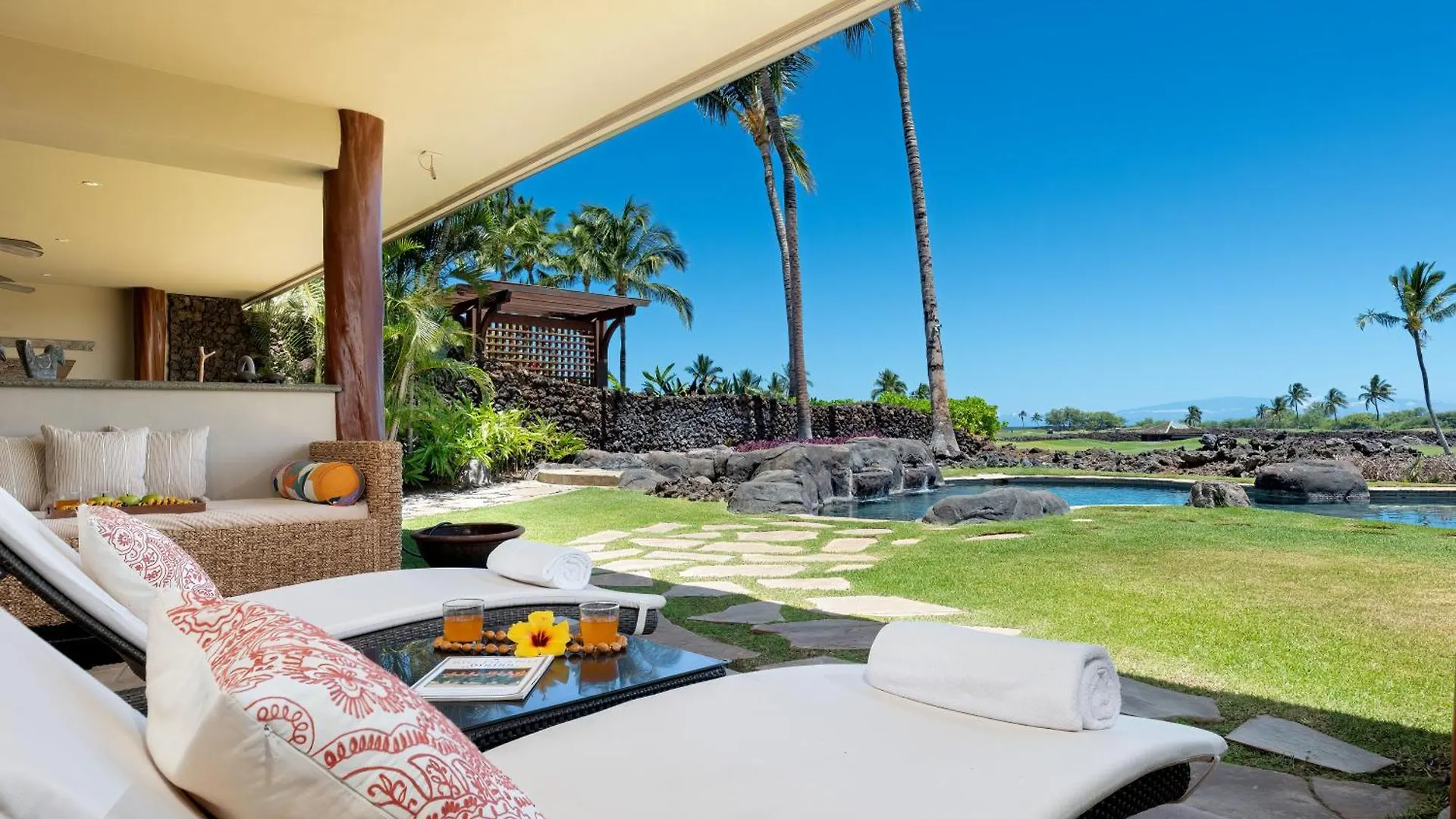 One Ocean Ohana Expansive Views Exclusive Oceanfront Grotto Pool Plus Private Pool Spa ワイコロアビレッジ